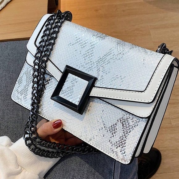 Luxe Vegan Leather Snakeskin Medium Size Shoulder Crossbody Bag - Picture 2 of 12